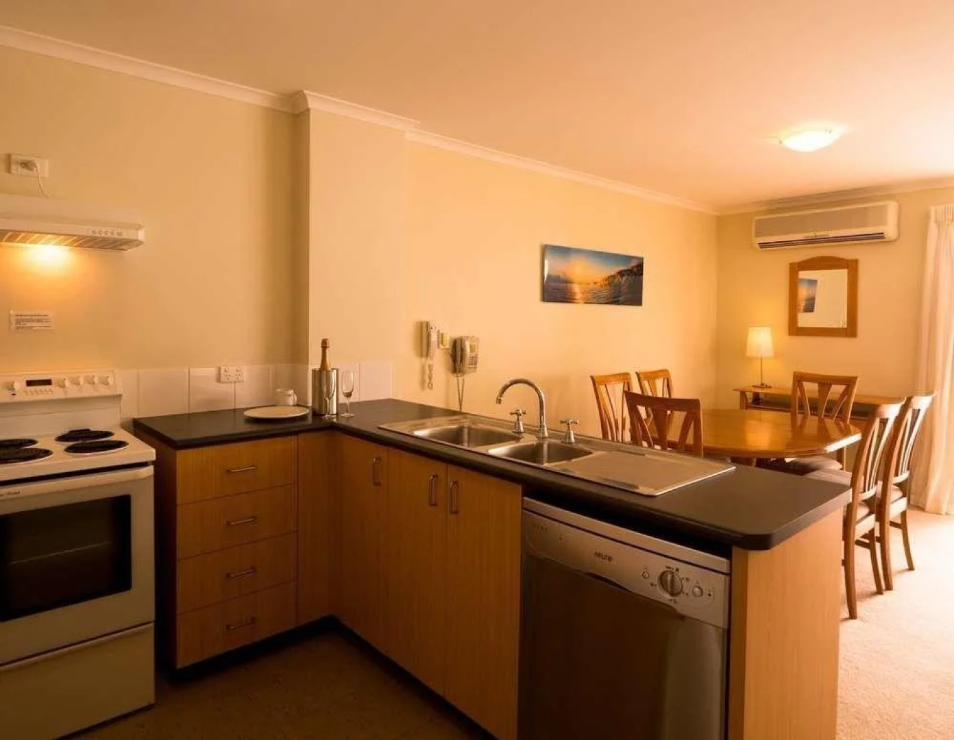 Rockingham Beachside Apartment