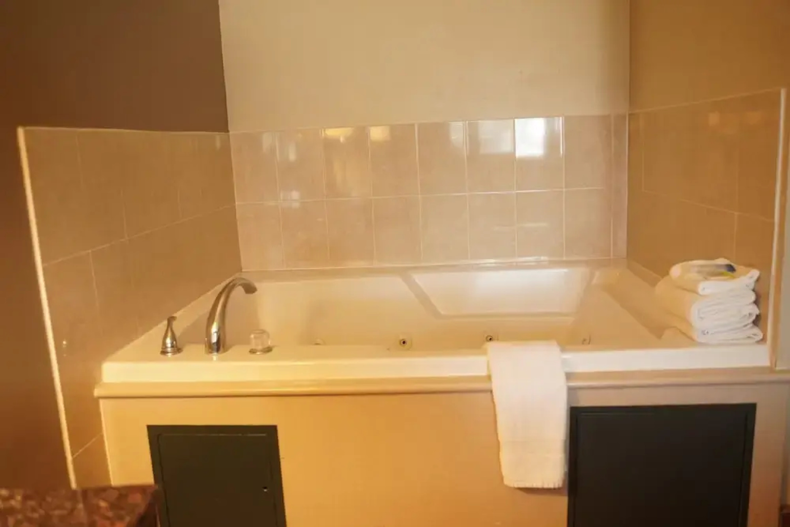 Days Inn And Suites
