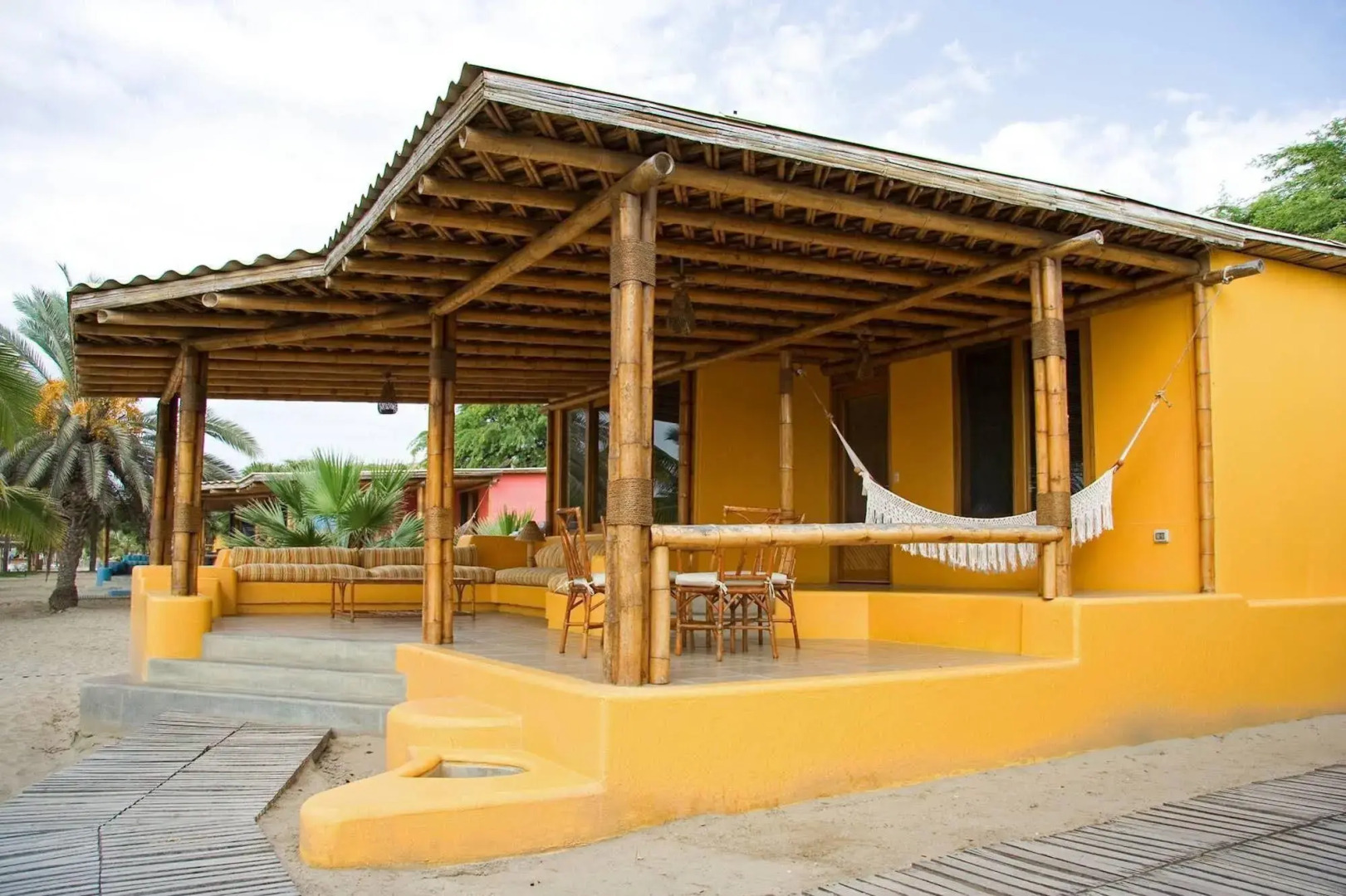 Punta Sal Suites & Bungalows Resort