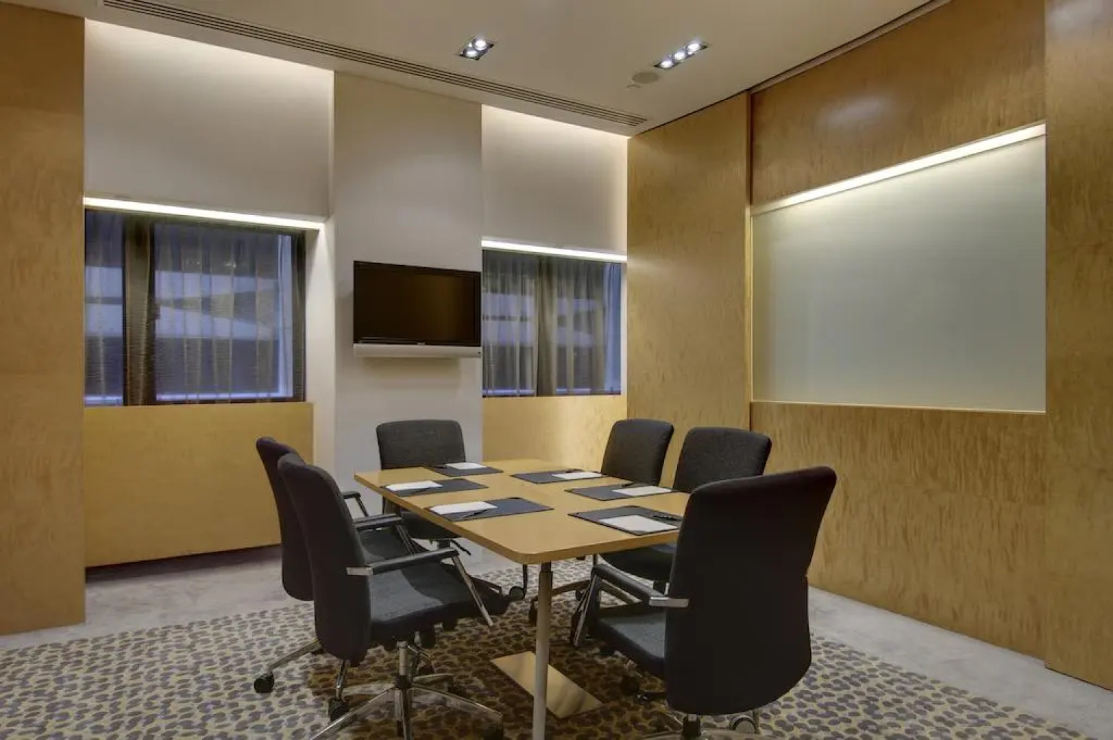 Prince, Marco Polo Hotel