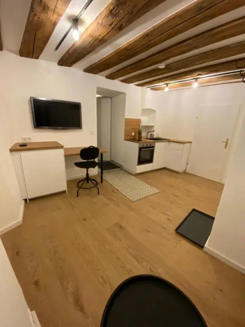 Cozy/Tiny/Creative living in a historical old town