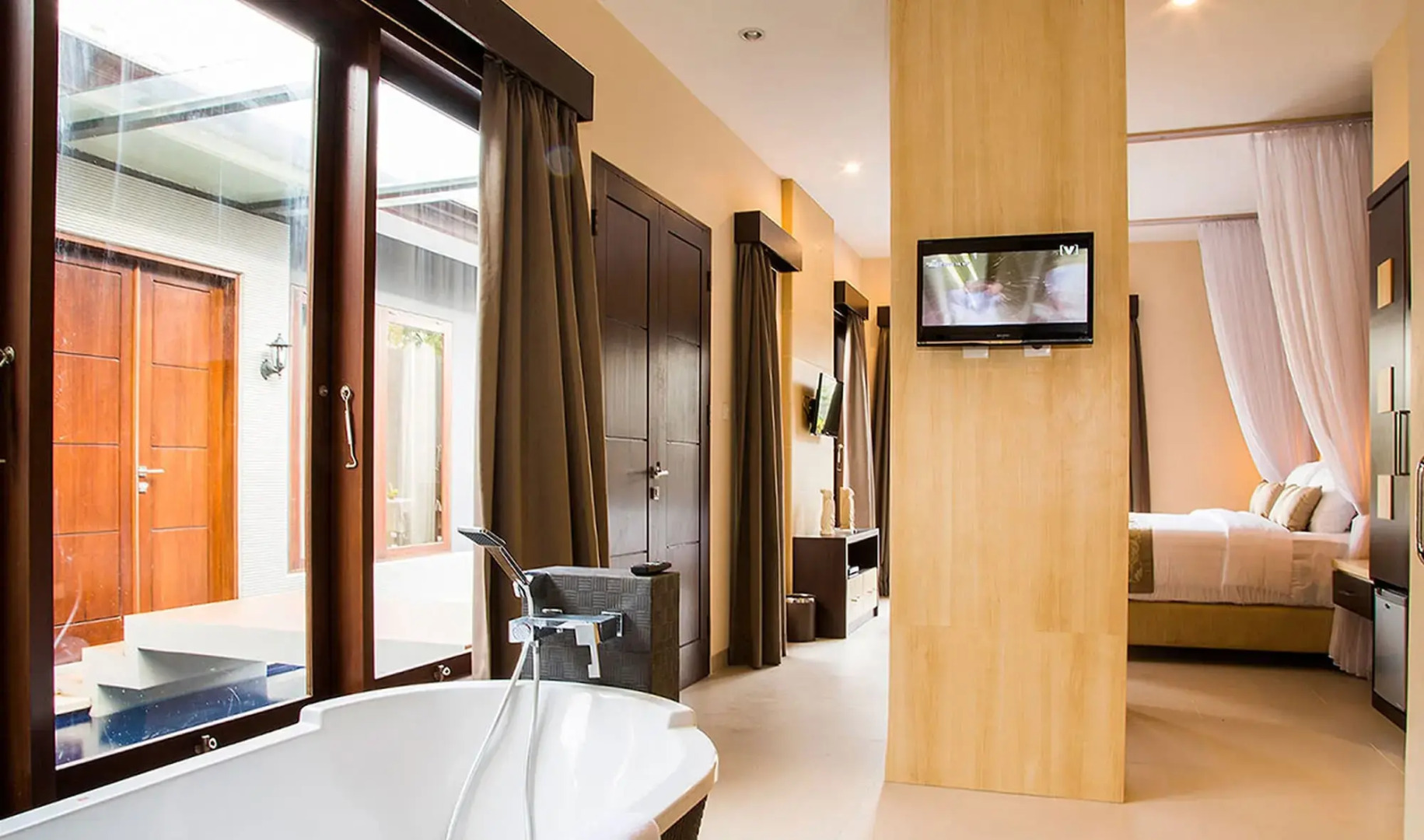 Luxotic Private Villa and Resort