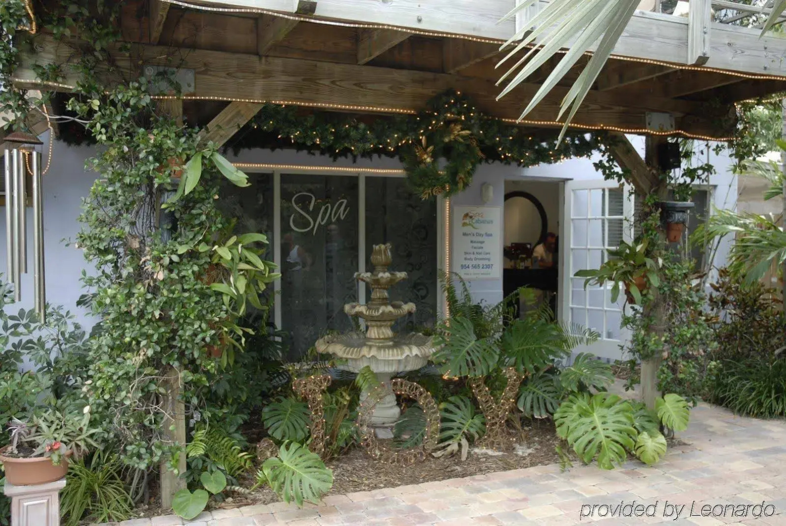 The Cabanas Guesthouse & Spa 