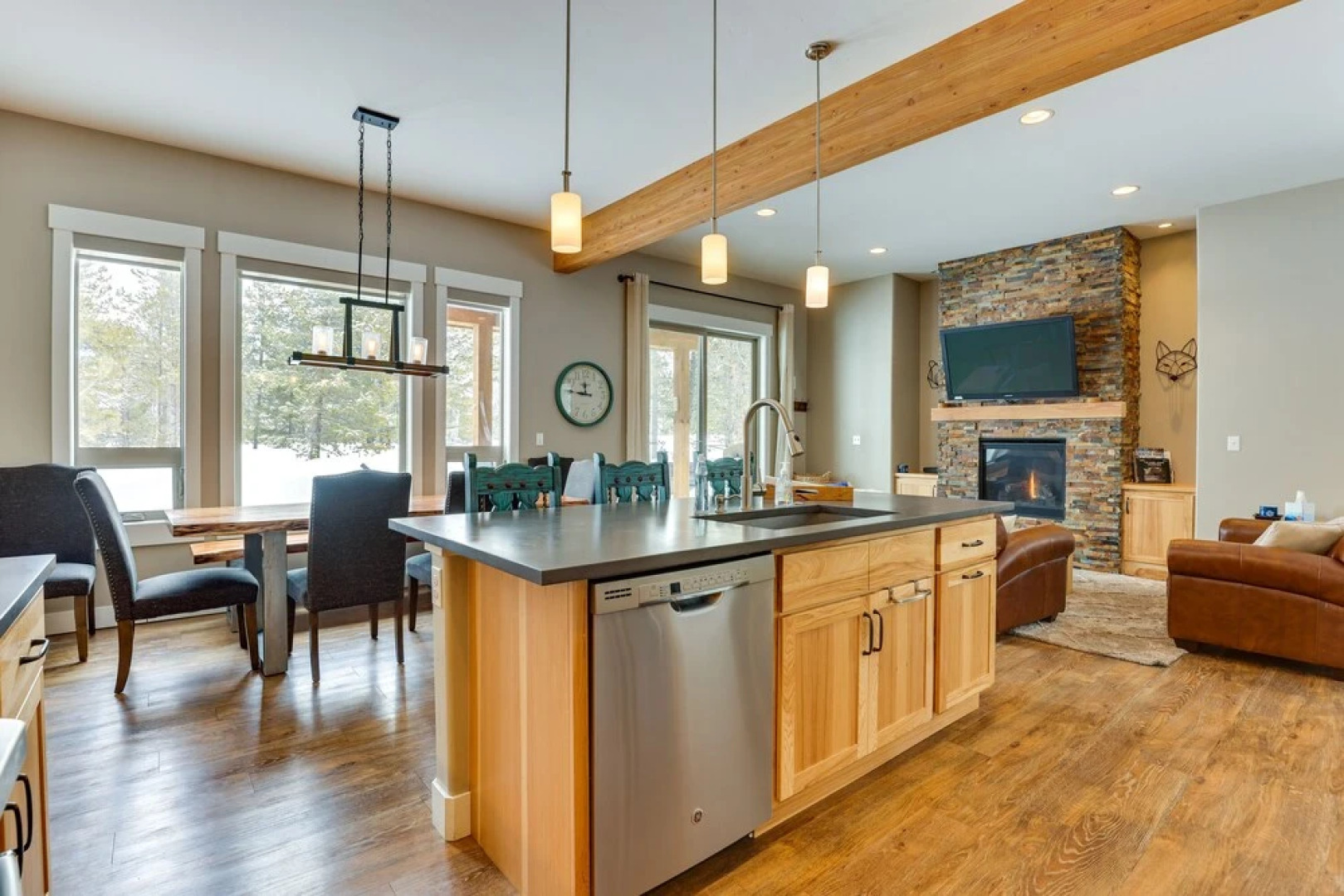 Convenient Fraser Townhome w/ Hot Tub, Near Hikes!