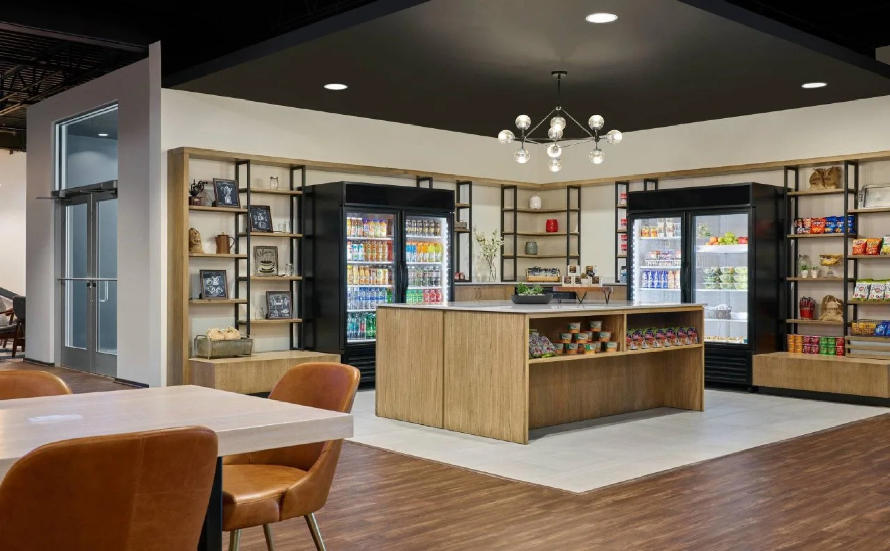 Delta Hotels by Marriott Milwaukee Northwest