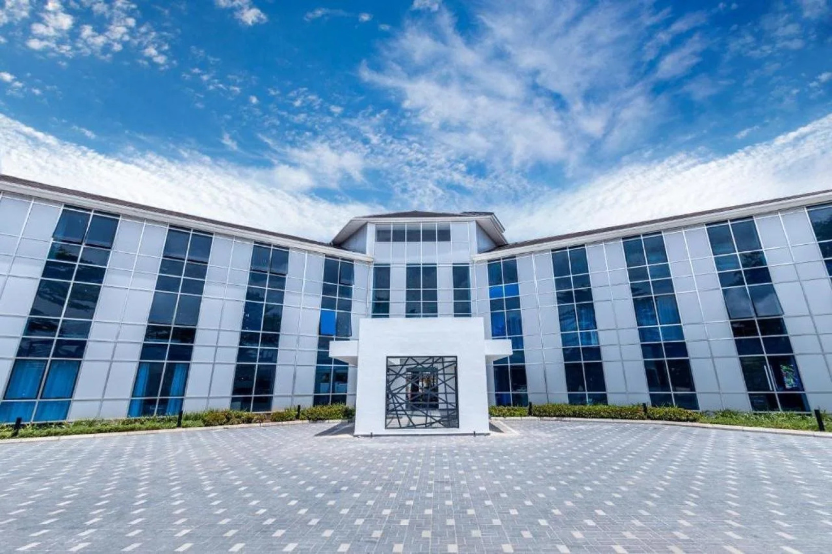 Giraffe Ocean View Hotel