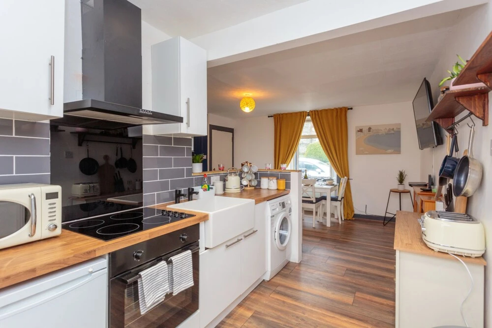 ENTIRE Lovely Modern Scottish Cottage