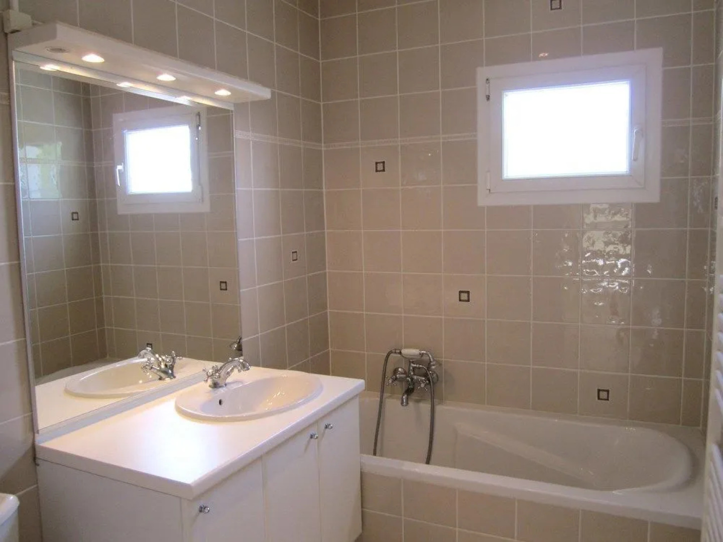 Happy Few - La Maison Blanche