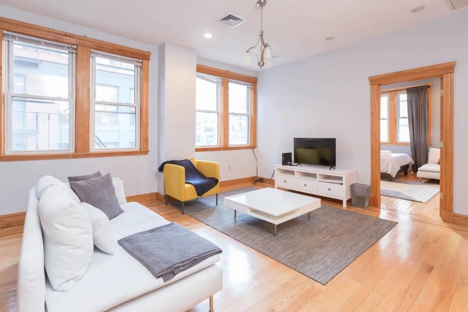 Huge 2 BR Apt in Heart of North End by Domio