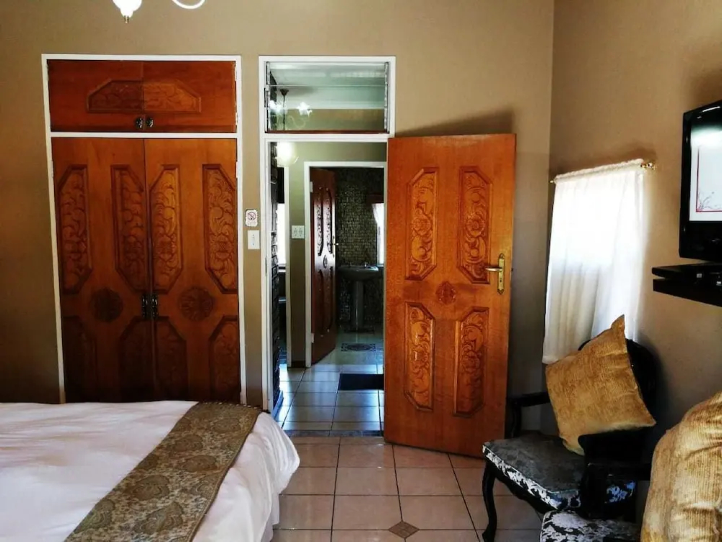 Willow Manor Brits Guest House