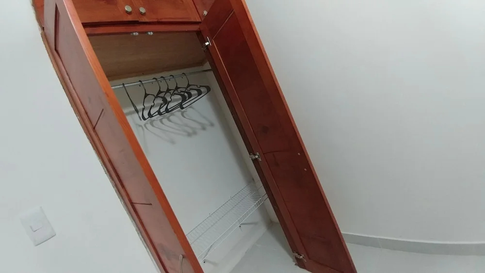 Tropical Condo BBQ Pool 5min to Airport