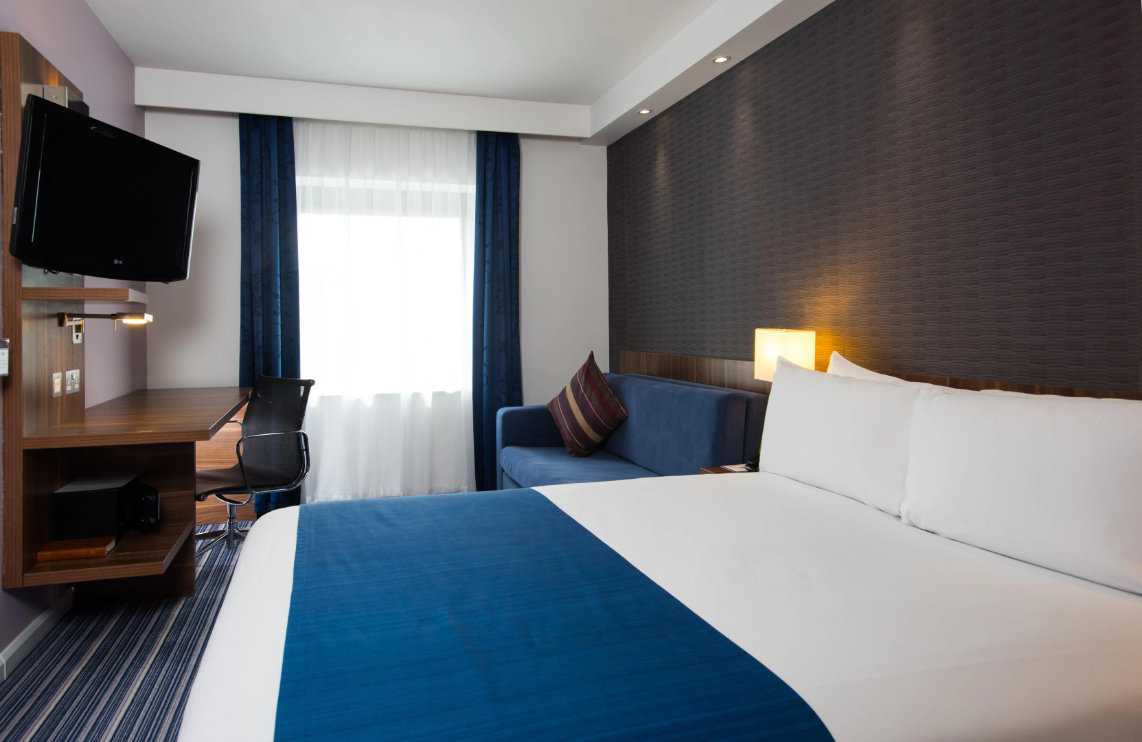Holiday Inn Express London - Wimbledon South by IHG