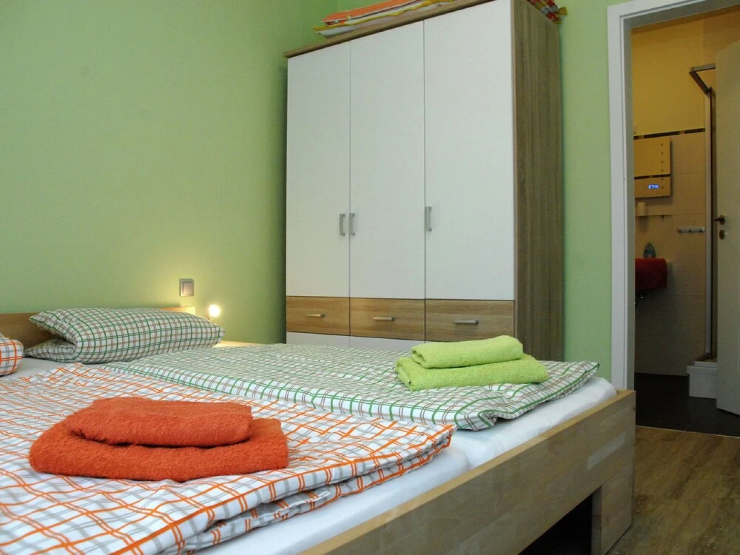 Beachside Apartment in Pepelow with Garden