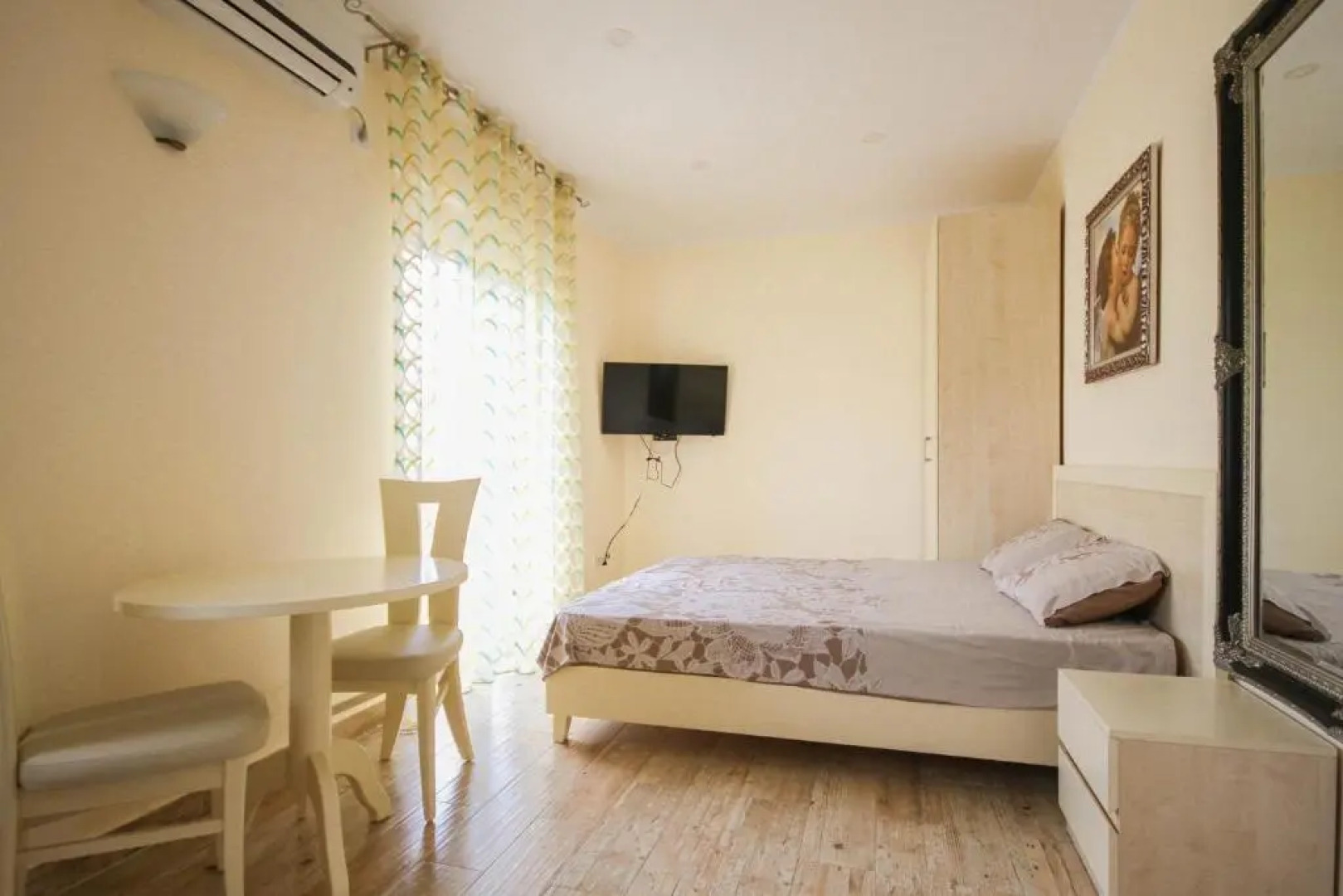 Apartaments Crown Silvia