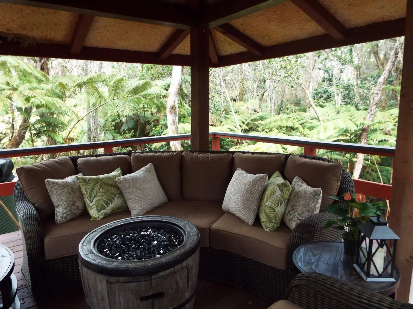 The Guest Cottages @ Volcano Acres Tree House