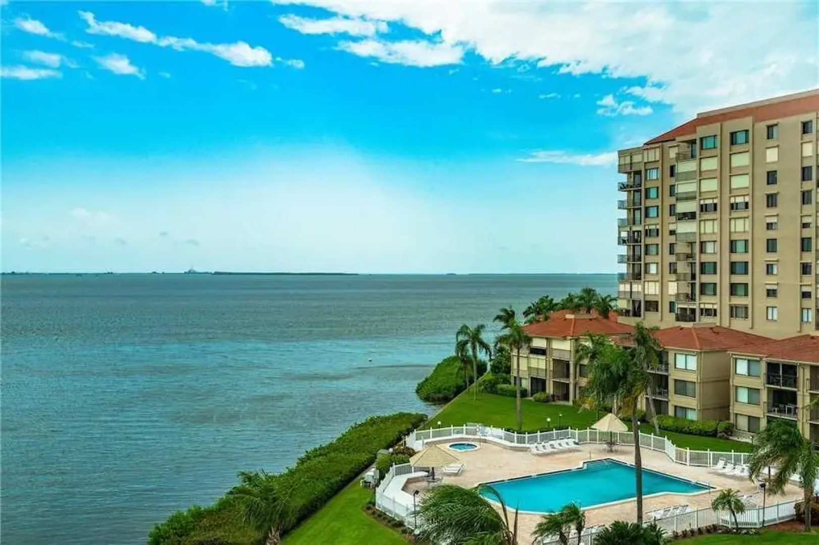 Palma Del Mar E608 - Two Bedroom Condo