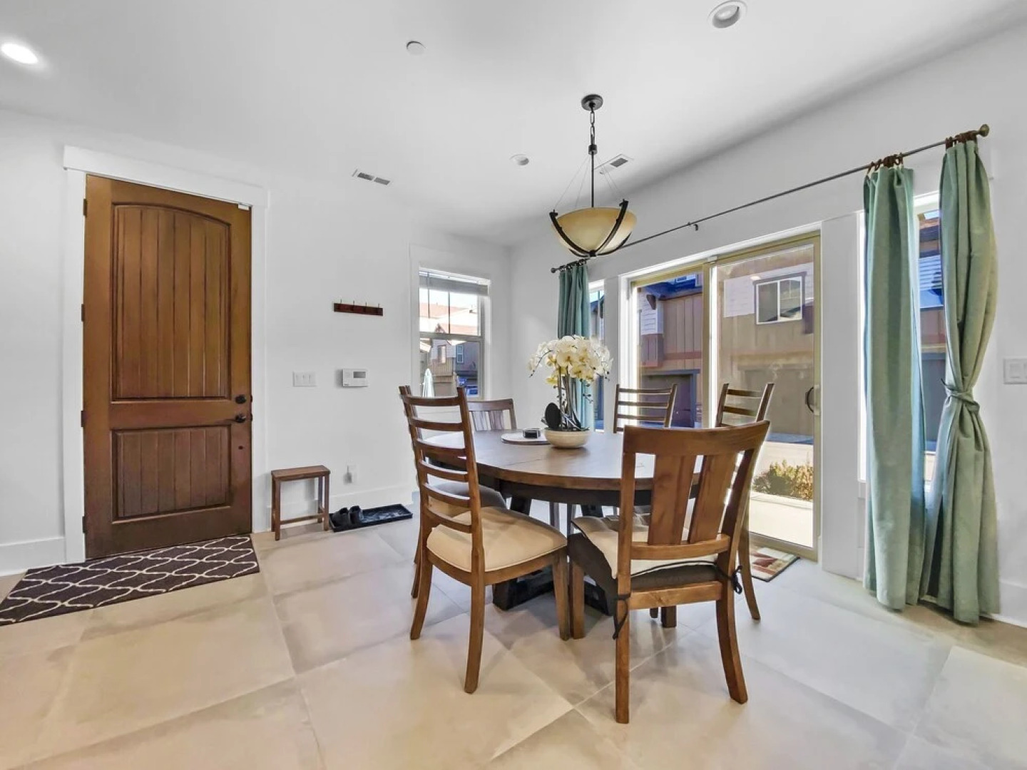 High Meadow Retreat 3 Bedroom Townhouse by Redawning