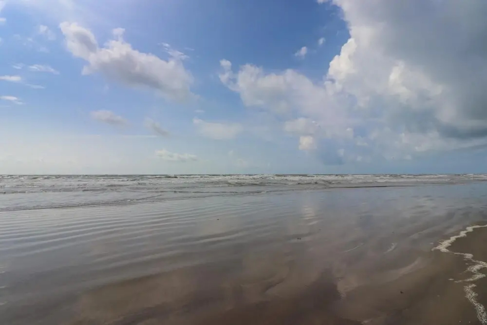 A Wave From It All Stay ON the Beach With Ocean Views From 2 Decks