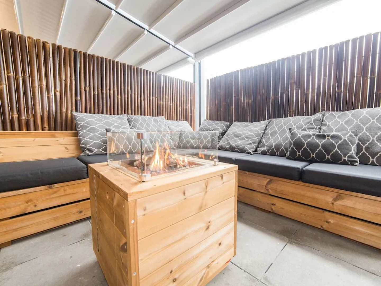 Modern Apartment, at 4 km. From Maastricht