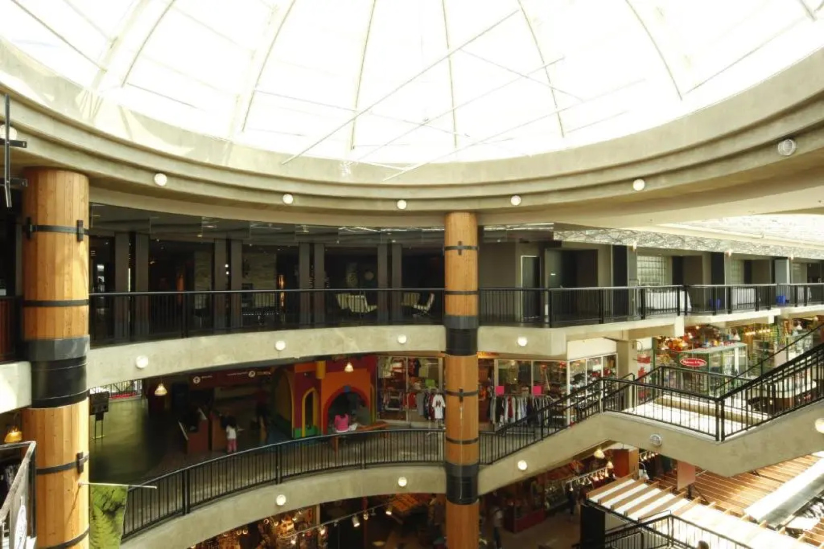 Coast Lonsdale Quay Hotel