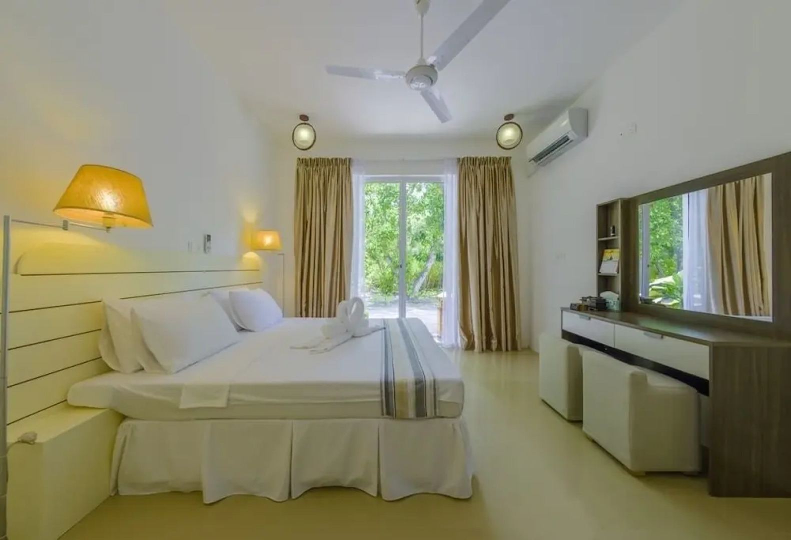 Dhigurah Retreat Beach