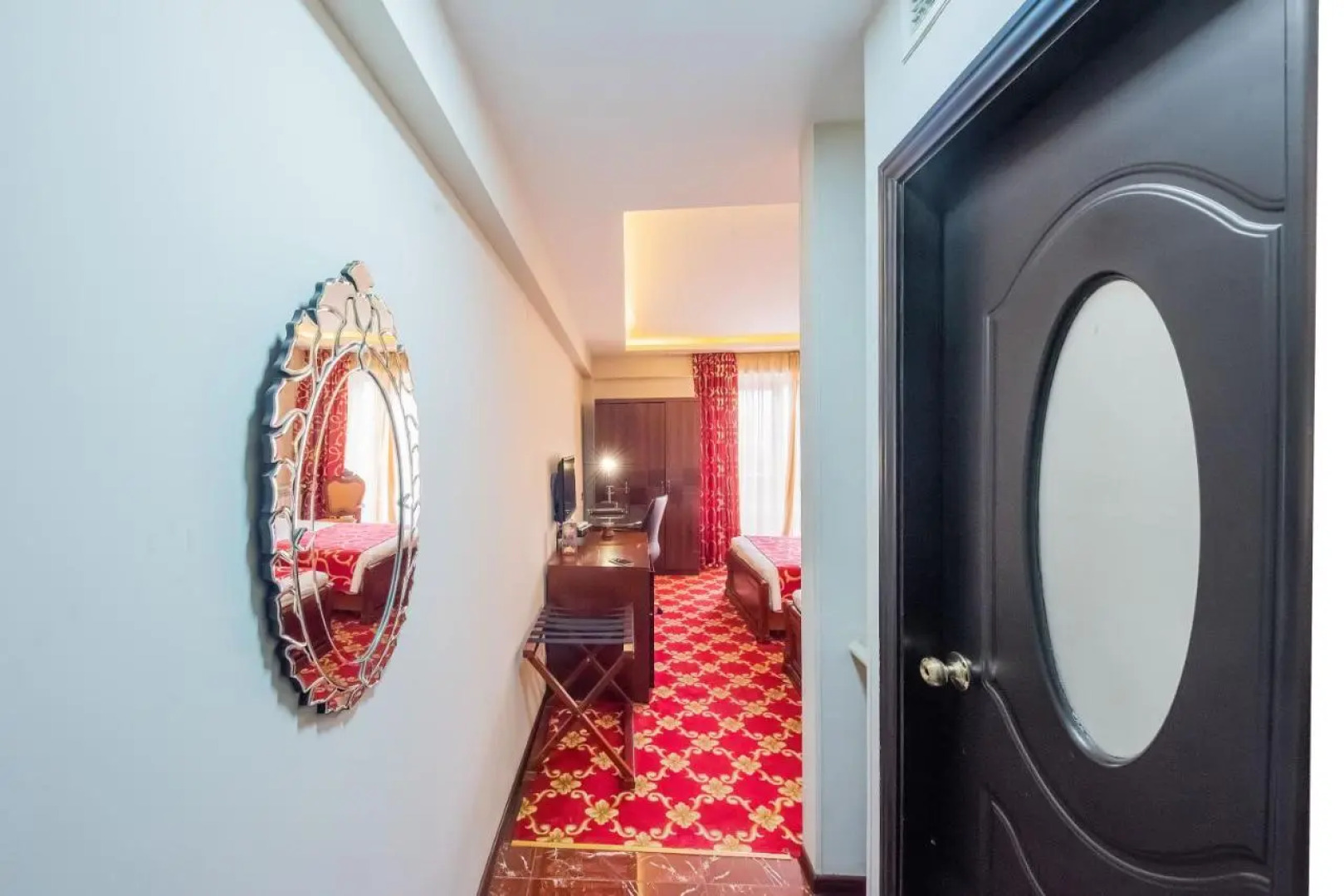 Отель Cron Palace Tbilisi