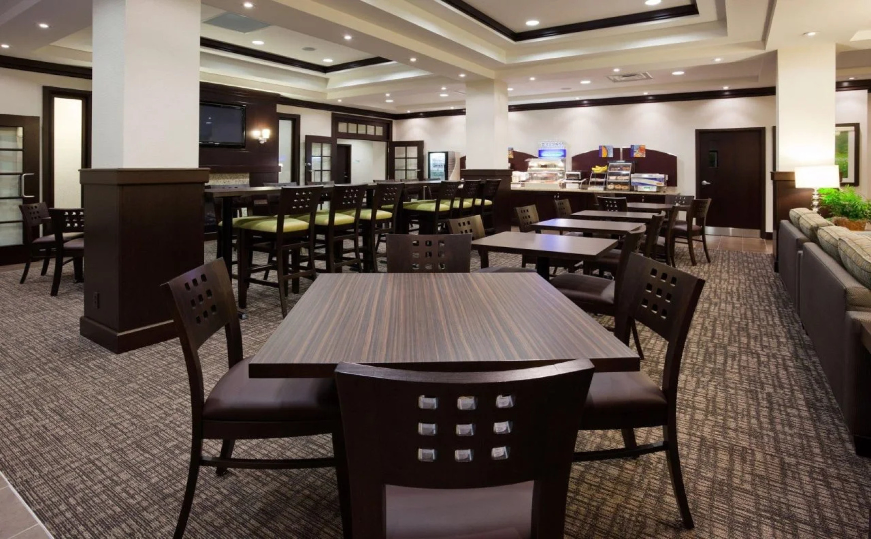 Holiday Inn Express New Liskeard