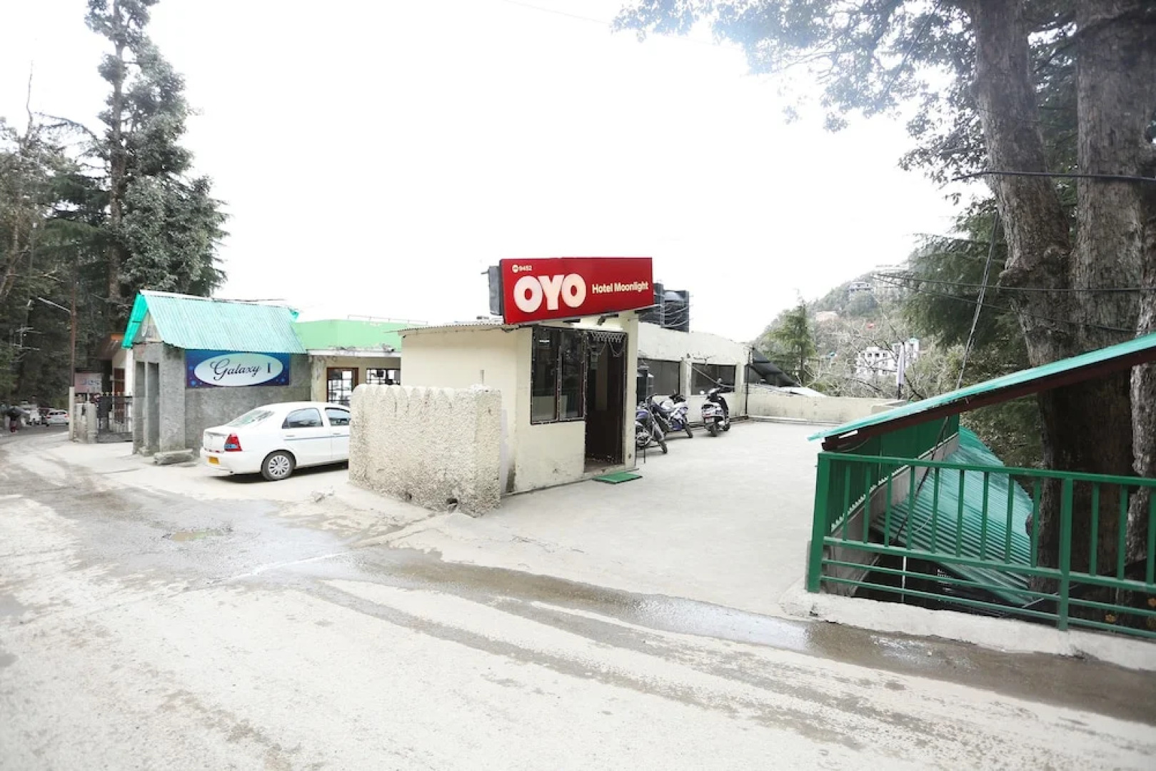 OYO 9452 Hotel Moonlight