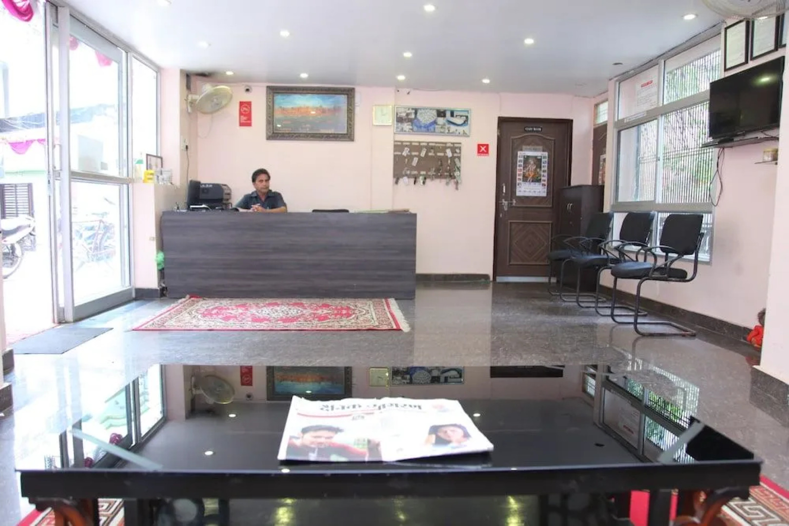 Munaro Hotels & Resorts.