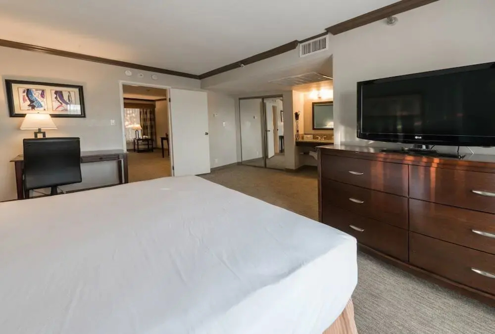 Radisson Suites Covina