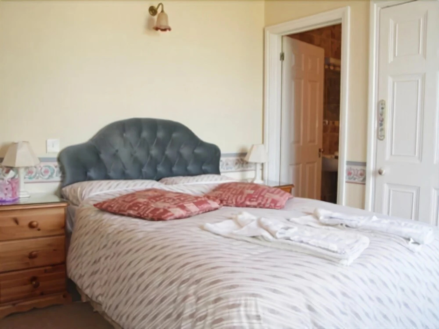 Somerton Court Country House