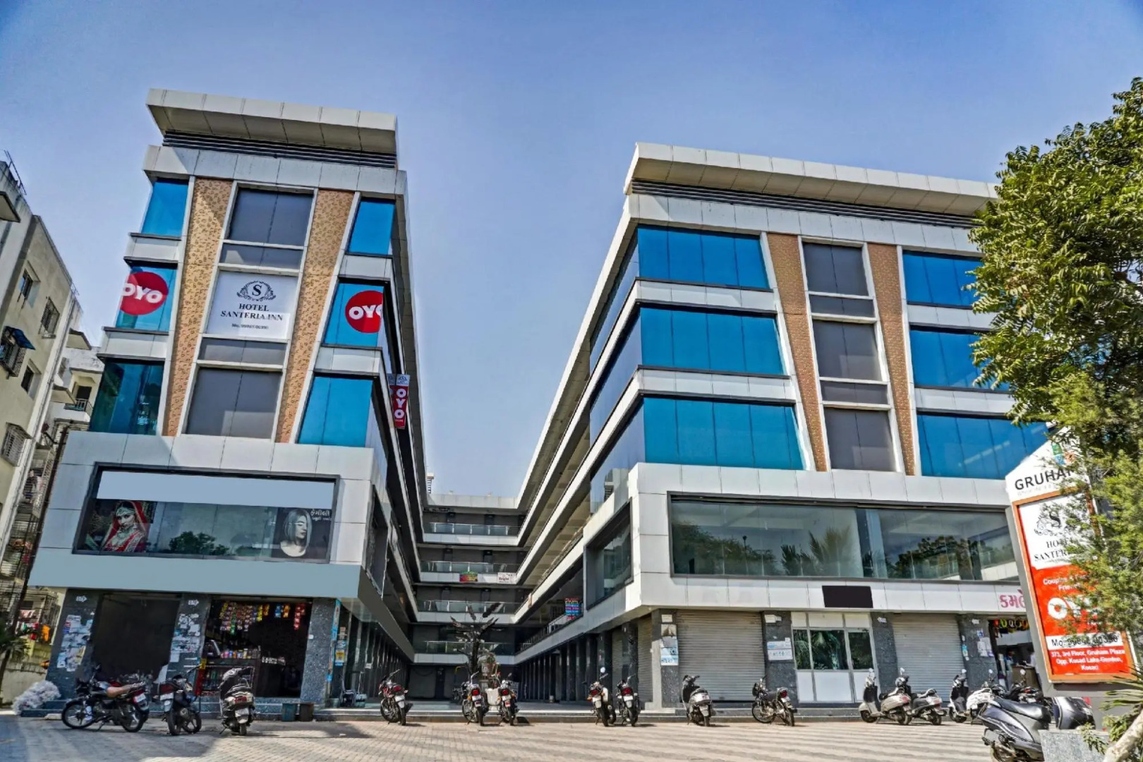 Capital O 85756 Hotel Santeria Inn