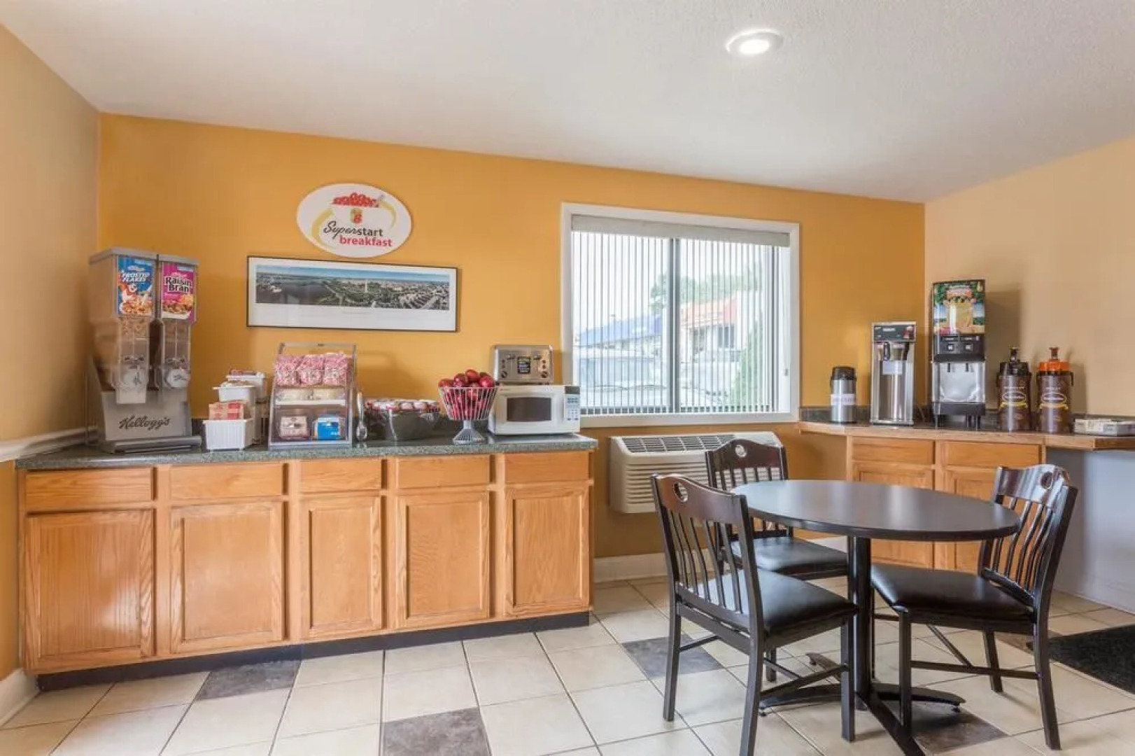 Super 8 Dumfries/Quantico