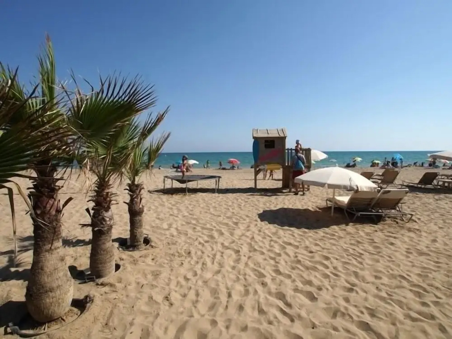 Amity Be my Guest Castelldefels