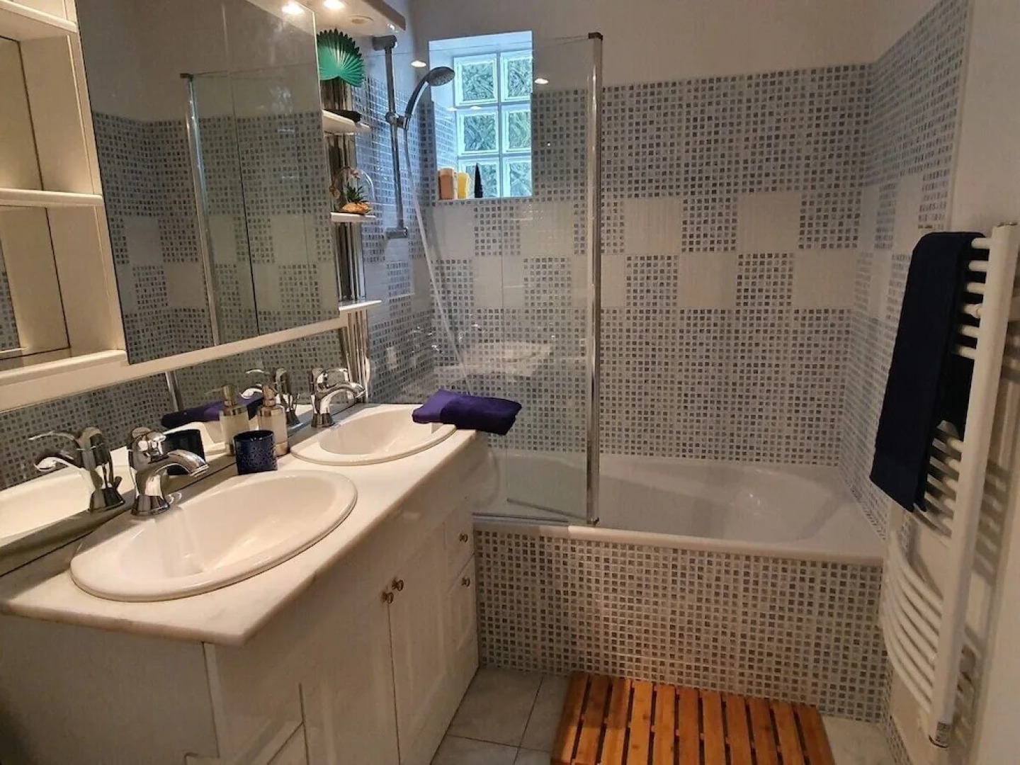 LA MARINA-Center-Parking-StationtoParis