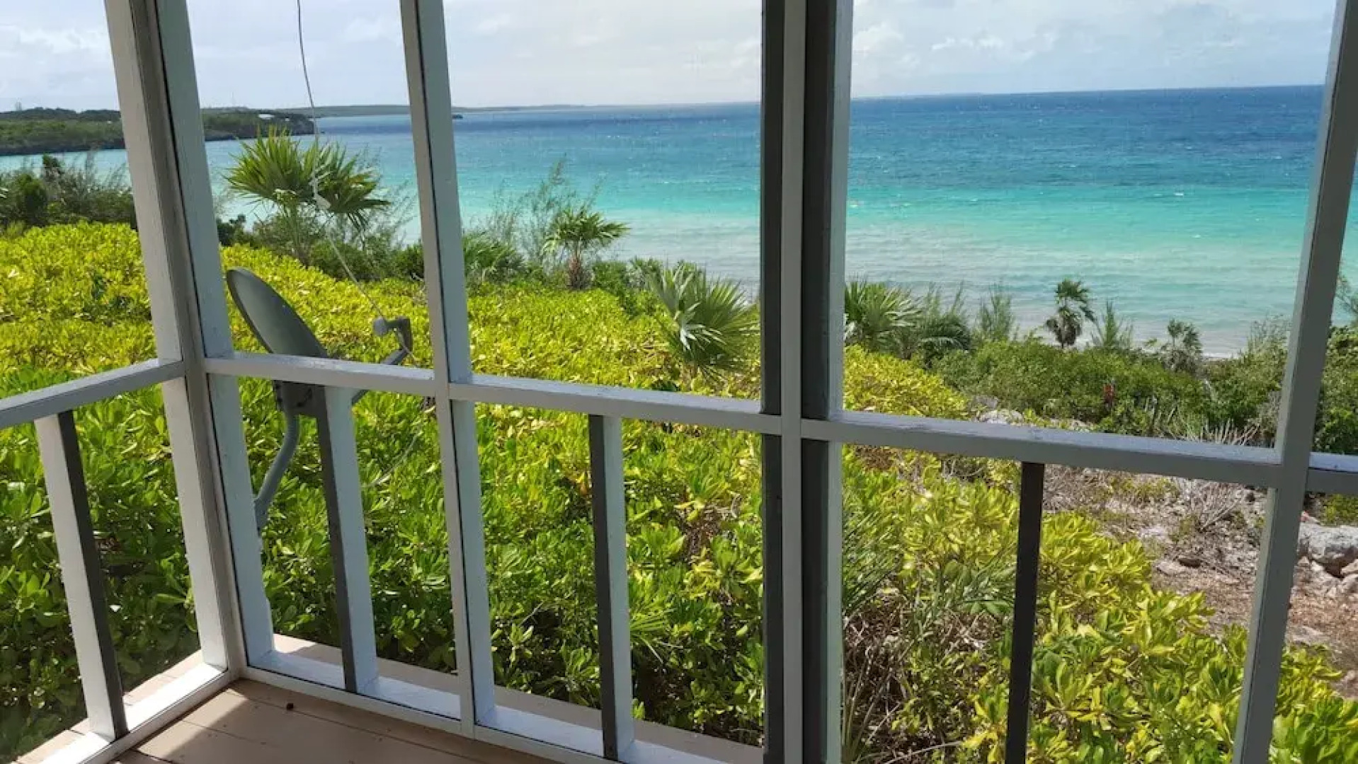 Island Oasis: Luxury Villa With Private Pool And Beach Access