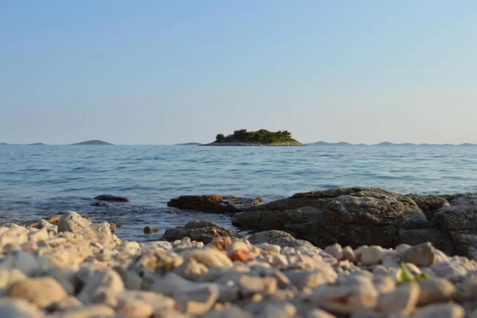 Private studio apartment with a garden and a terrace