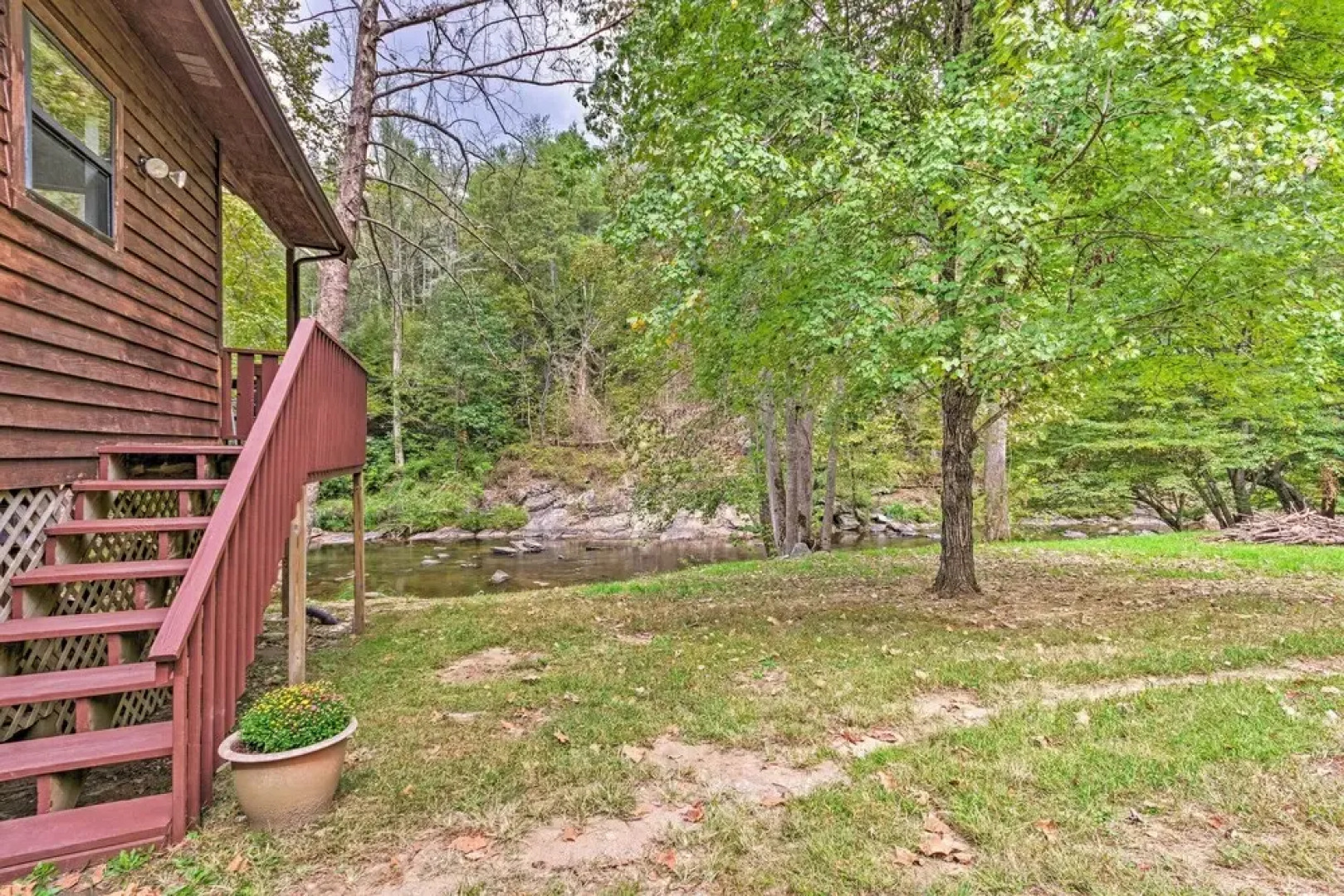 Creekside Weaverville Home - 16 Miles to Asheville