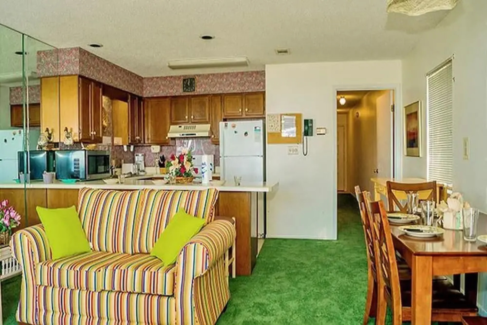 Emerald Shores Resort 2001 627850 by RedAwning