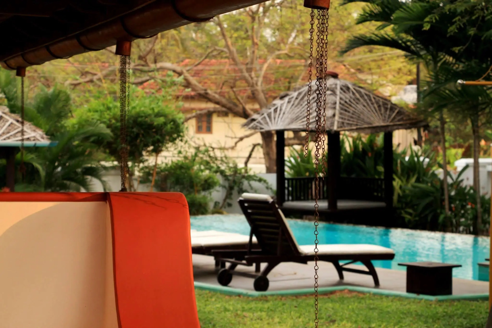 Old Lighthouse Bristow Hotel