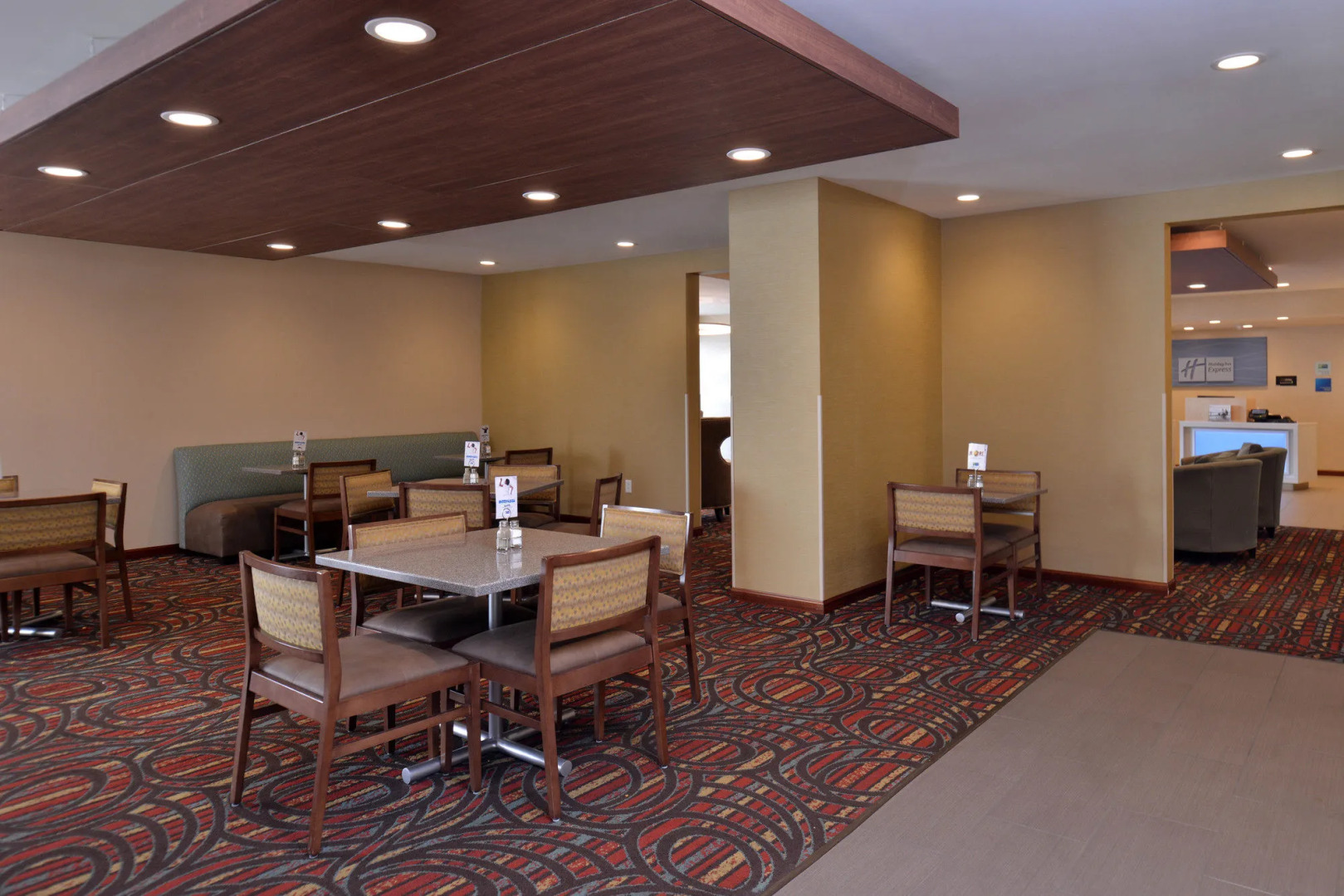 Holiday Inn Express & Suites Lonoke by IHG