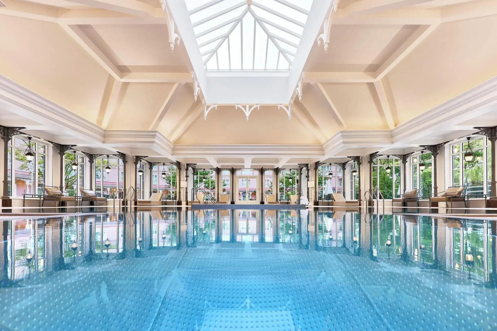 Отель Disneyland