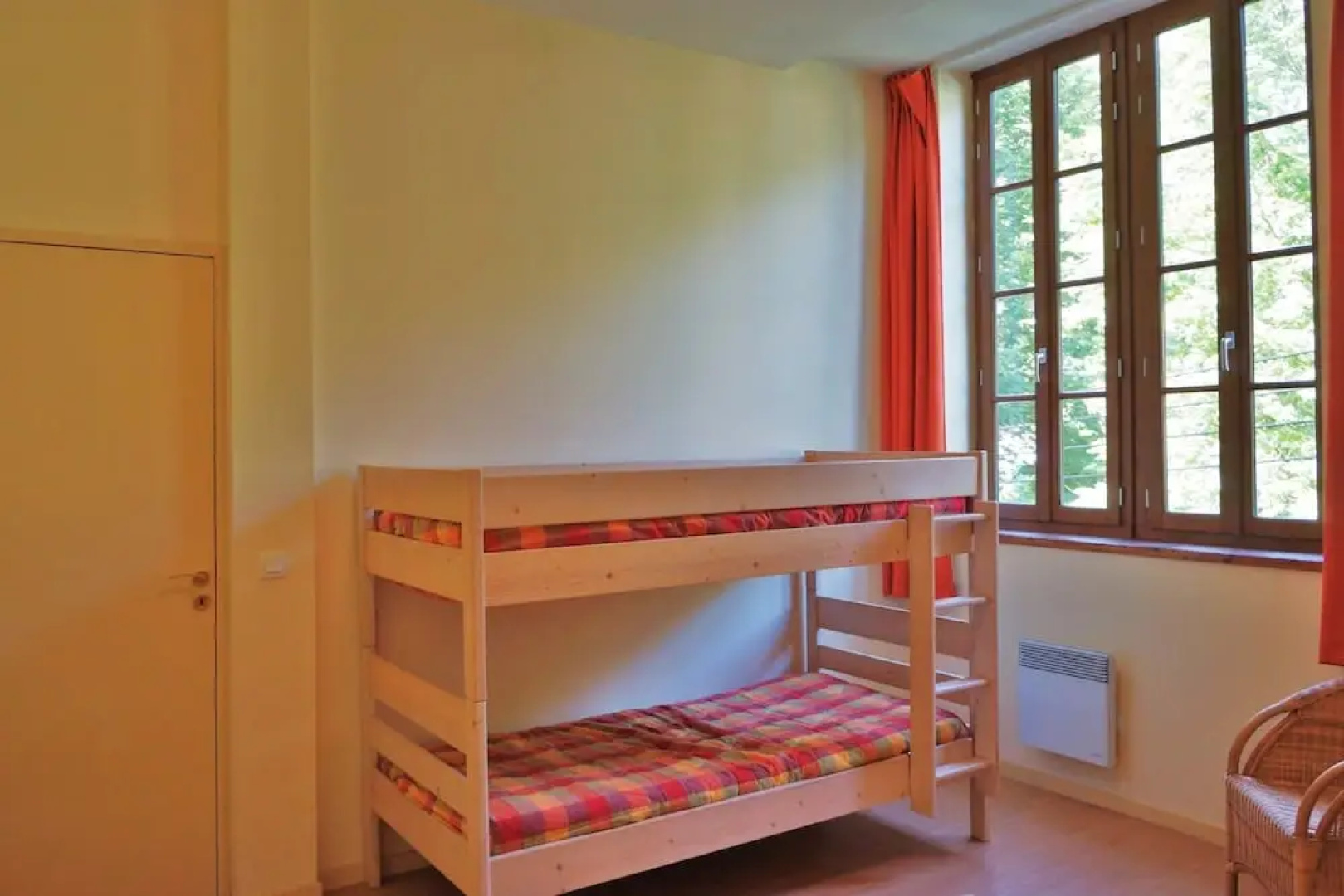 Logement n107 6pers face aux Thermes