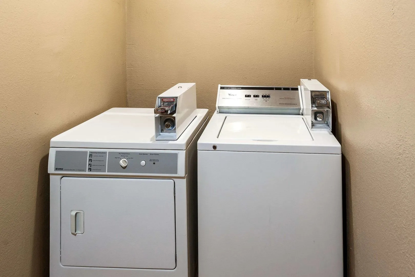 Dragonfly Inn and Suites