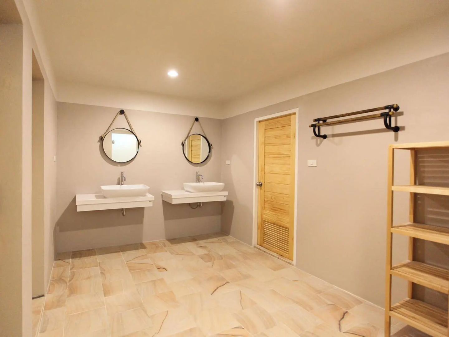 Lupta Hostel Patong Hideaway