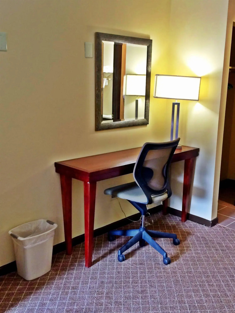 Sullivan Trail Inn & Suites