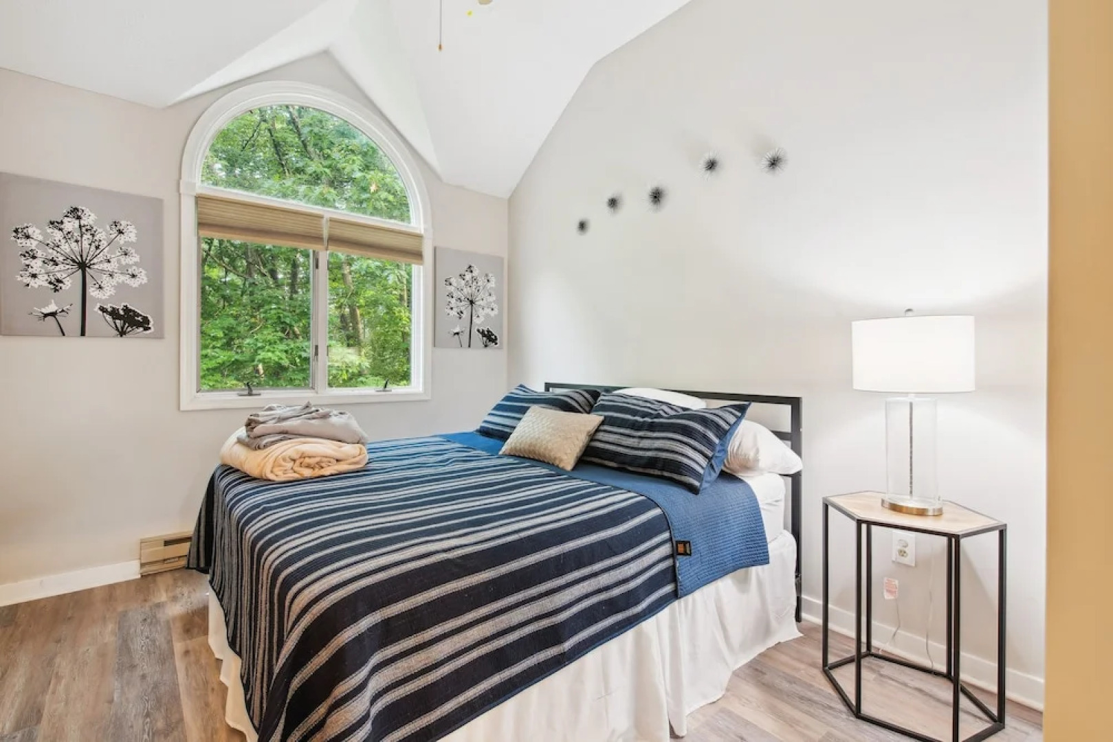 Lake Harmony Retreat w/ Fireplace!