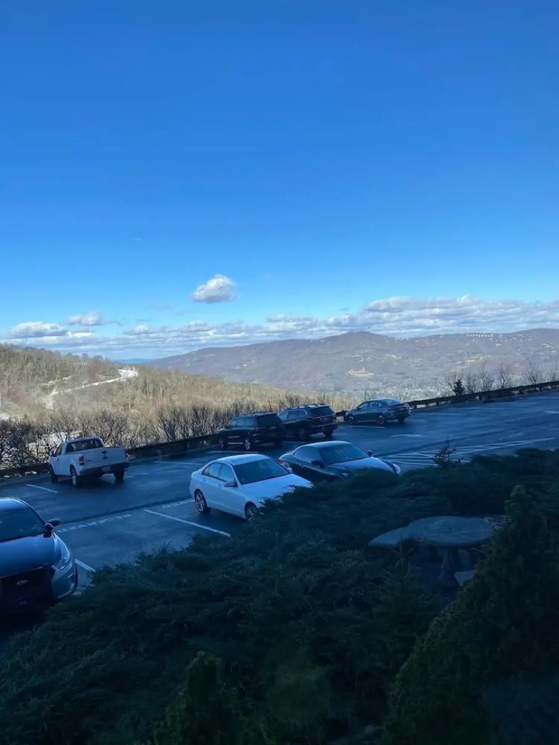 Romantic Getaway 2 Bedroom Condo by Redawning