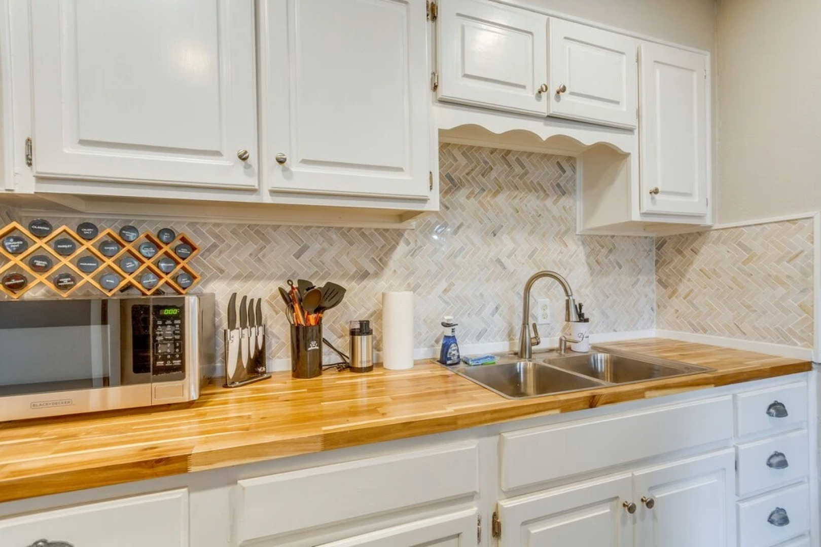 Pet-friendly Pensacola House Rental: 3 Mi to Beach