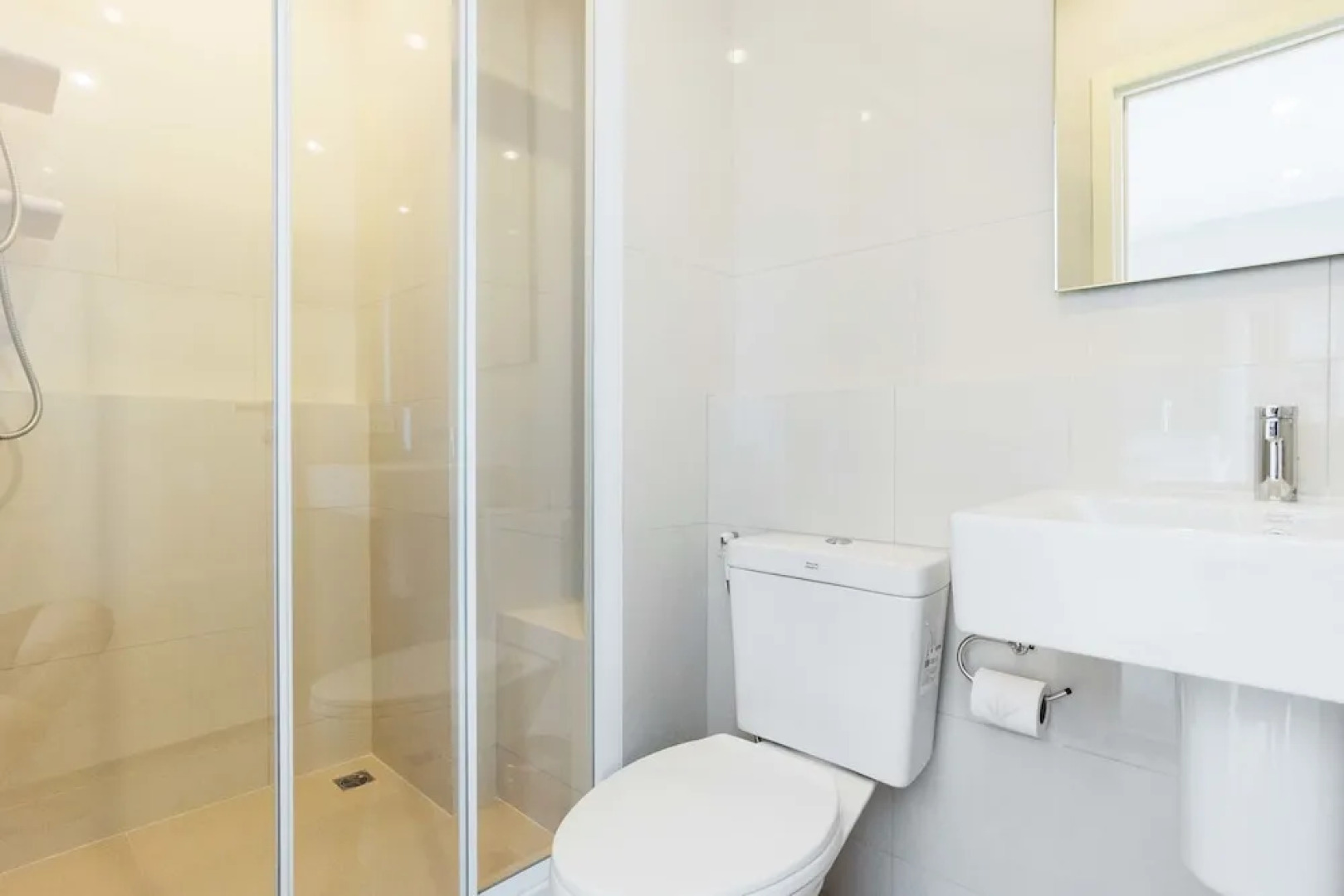 Favstay - The Base Uptown Phuket